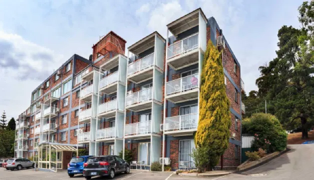 Adina Place Motel Apartments