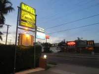 Aspley Pioneer Motel Hotels near Robinson Road Marketplace