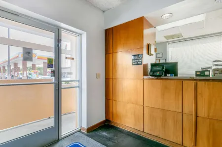 Rodeway Inn Kingston Springs Отели в г. Фэрвью