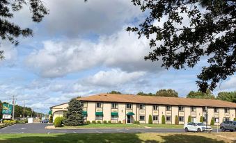 Quality Inn Near Toms River Corporate Park