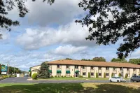 Quality Inn Near Toms River Corporate Park Hotels in Toms River