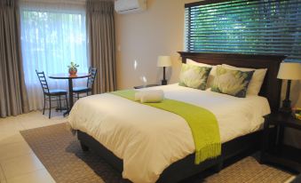 6 on Morris Guest Lodge