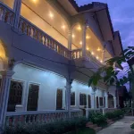 Dalom Guesthouse Hotels near Don Det