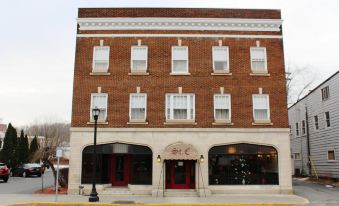 St Charles Hotel Downtown Hudson