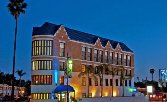Century Park Hotel La