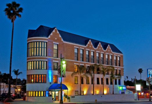 2. 센츄리 파크 호..