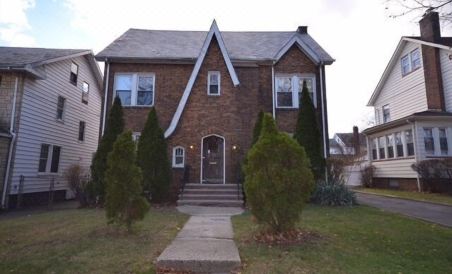 Newark Hansbury Multi Level House - Housity