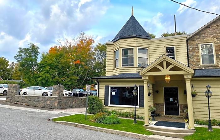 Inn at the Falls