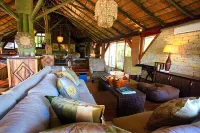 Serena Mivumo River Lodge - Homestays