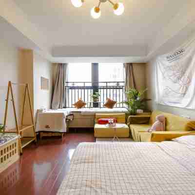 棧橋中山路天主教堂火車站公寓房（郵輪港路2號分店） Rooms