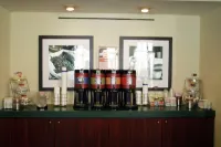 Hampton Inn New Bern - breakfast