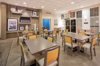 Hampton Inn Pensacola Beach - Frühstück
