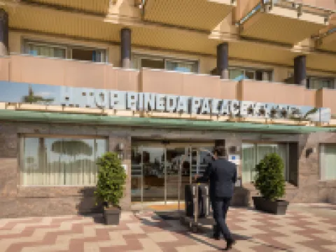 htop 皮內達宮殿及水療中心 - 限成人 派尼達酒店