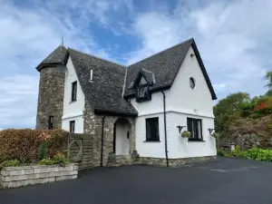 Corrie House