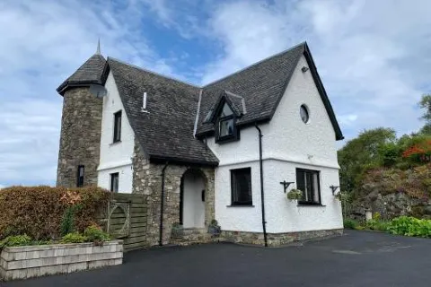 Corrie House