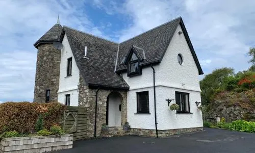 Corrie House