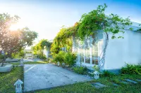 Perolas Villas Resort Hotels near Gold Rock Beach Travel Park