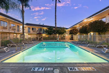 Temecula, CA - Historic Old Town Отели рядом с достопримечательностью «Темекула»