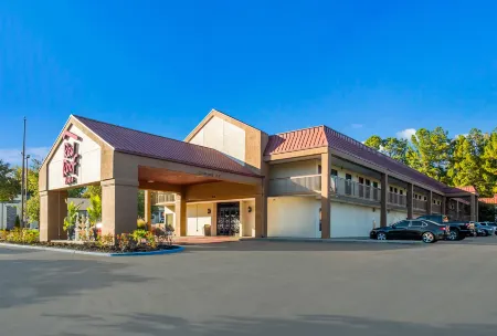 Red Roof Inn Tupelo Отели в г. Тьюпело