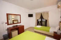 Berdoussis Hotel - balcony