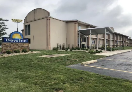Days Inn by Wyndham Grove City Columbus South