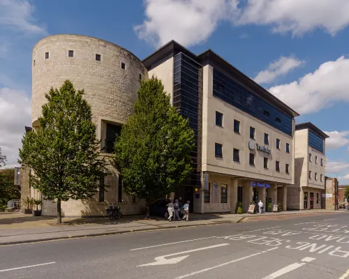 Travelodge York Central Hotels near والم غايت