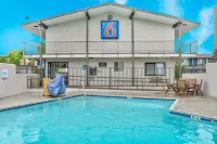 Motel 6 El Monte, CA - Los Angeles