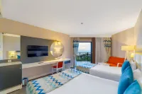 Justiniano Club Park Conti Hotel dekat Anatolia Market