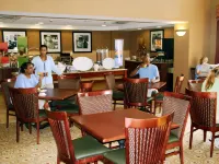 햄프턴 인 & 스위트 머리