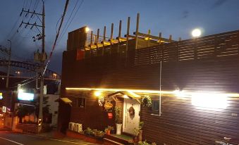 Tongyeongdaegyo Guesthouse