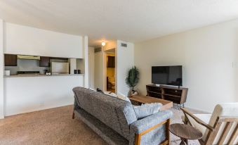 The Relaxing Suites of Midland - Housity