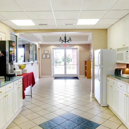 Super 8 by Wyndham Salisbury