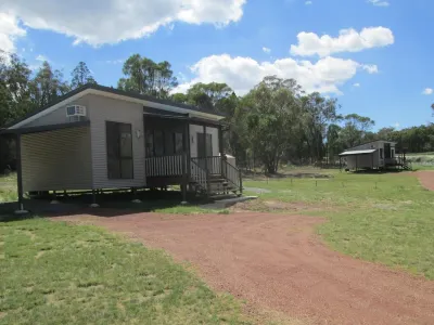 Just Red Wines Cabins Hotels in Broadwater