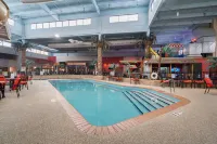 Ramada by Wyndham Sioux Falls Airport-Waterpark & Event Ctr - Pool