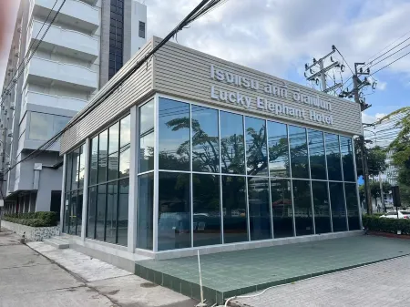 Lucky Elephant Hotel
