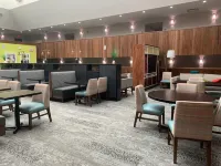 Holiday Inn COLUMBUS by IHG - พร้อมอาหารเช้า