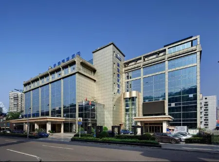 Days Inn Chongqing Festival (Nine Kilometers Light Rail Station)