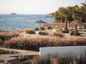 Seesoo Paros Beachfront Resort