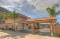 Travelodge by Wyndham Fresno Convention Center Area