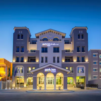 Park Inn by Radisson Dammam Hôtels à proximité de : Centre commercial Al Shatea Mall