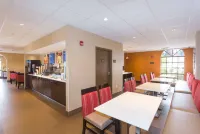 Baymont by Wyndham Bonita Springs Naples North - breakfast