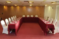 阿爾芳索X絲綢飯店 雷阿爾城住宿飯店