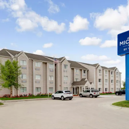 Microtel Inn & Suites by Wyndham Bellevue/Omaha