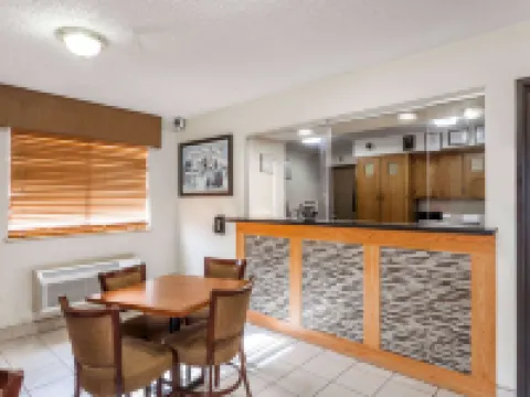 Super 8 by Wyndham College Park Wash DC Area Hotels in Berwyn