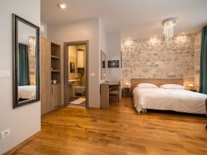 Tifani Luxury Rooms