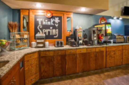 อเมริกินน์ บายวินด์แฮม สเปนเซอร์