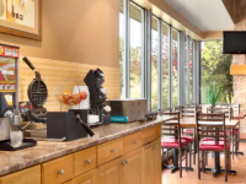 湖濱Travelodge by Wyndham（Travelodge North Bay Lakeshore） 北灣酒店