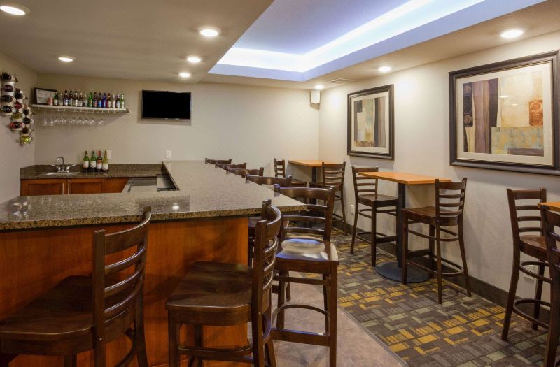 AmericInn by Wyndham Hartford SD photo 5
