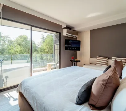 ห้องเอ็กเซ็กคูทีฟริมสวน