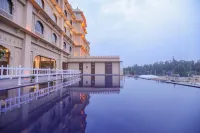 Regenta Central City Vilas Palace Ambala - Pools